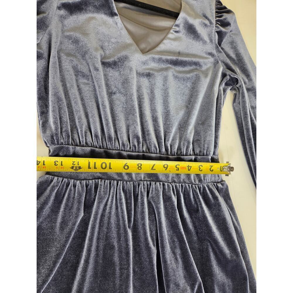 EVEREVE Blue Gray 'Fiona' Velvet Ruffle Long Sleeve Mini Dress Medium - Picture 4 of 9